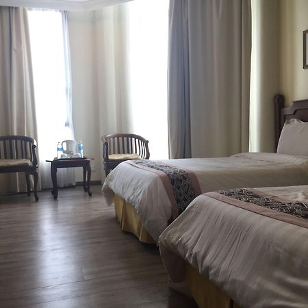 Regal Court Hotel Kuching Eksteriør billede