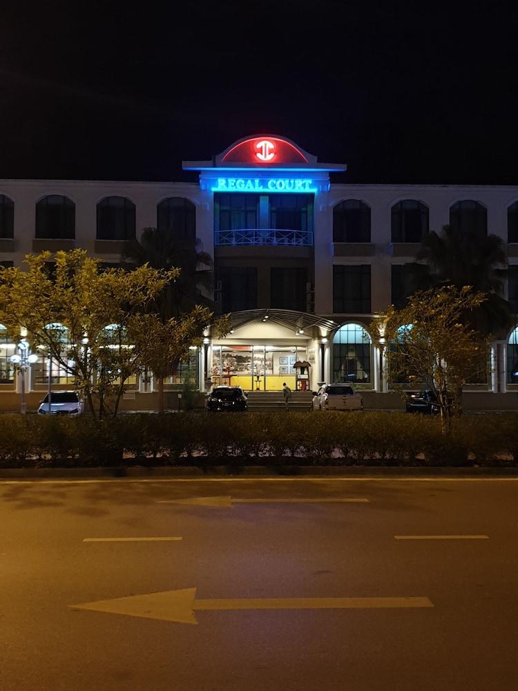 Regal Court Hotel Kuching Eksteriør billede