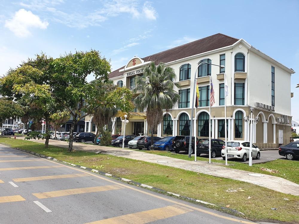 Regal Court Hotel Kuching Eksteriør billede