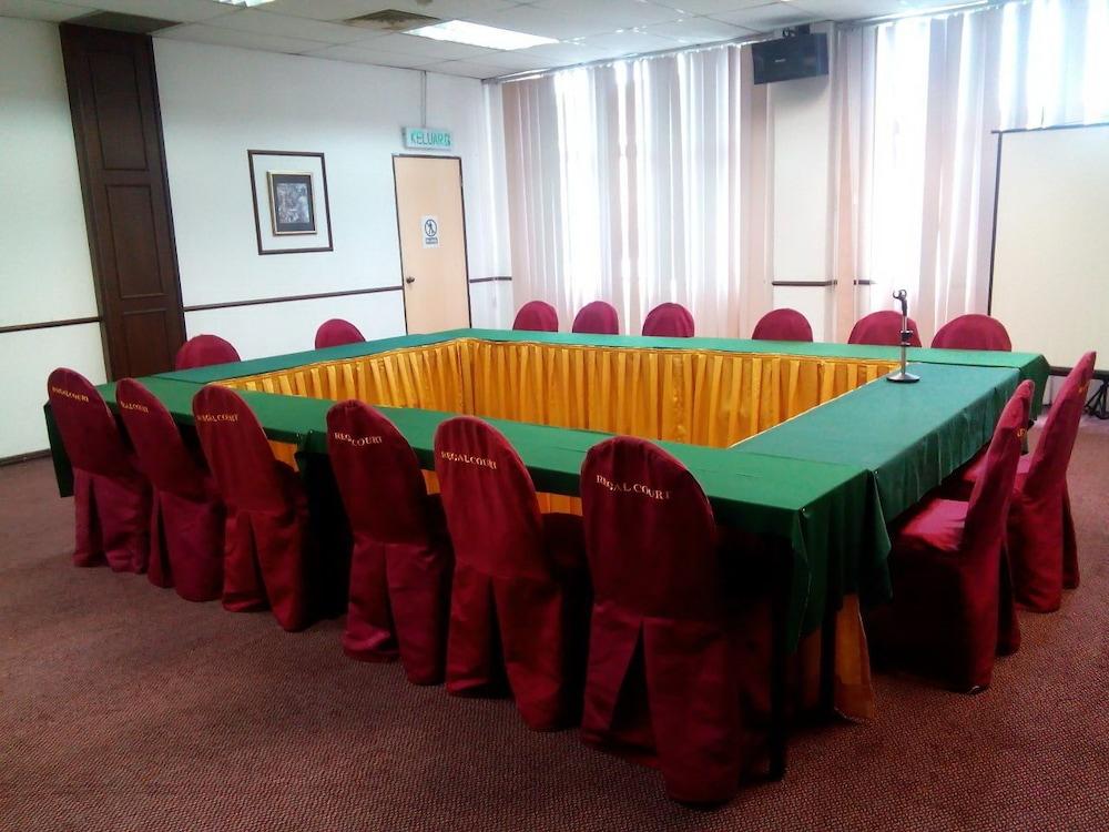 Regal Court Hotel Kuching Eksteriør billede
