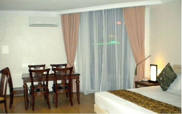 Regal Court Hotel Kuching Værelse billede